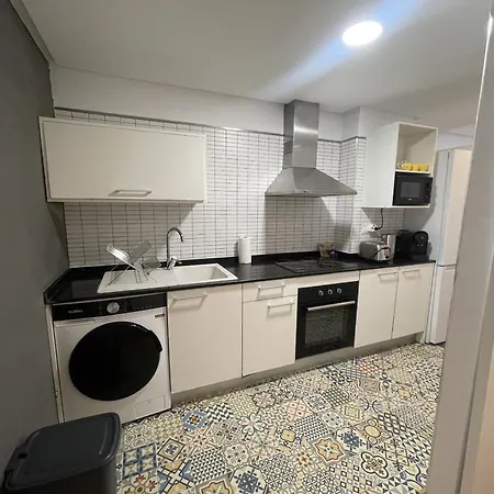 San Carlos By United Renters Apartment
